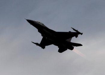 «Implica riesgos colosales para ellos»: Rusia advirtió a Occidente por entregar aviones F-16 a Ucrania