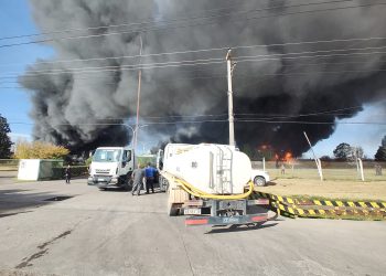 Incendio en la fábrica Plastiandino: “Tratar de controlarlo nos llevó bastante tiempo y bastante recurso”