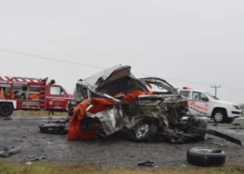 Otra tragedia en una ruta del país: una camioneta perdió el control, chocó de frente contra un camión y murieron tres personas