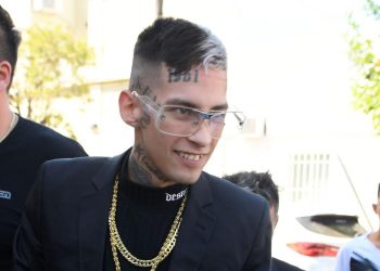 L-Gante mostró su nueva dentadura postiza: es de oro 18 kilates y tiene incrustaciones de diamante