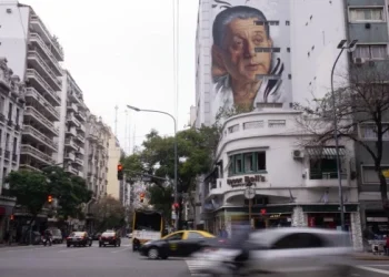Presentaron un mural dedicado a René Favaloro: «fue el último gran prócer», recordó su familia