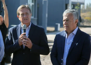 Suarez y Cornejo defendieron el ítem aula y apuntaron contra la oposición: “Que digan qué quieren modificar”