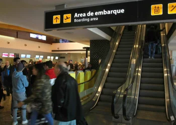 Vuelos demorados en Mendoza por escasa visibilidad y mal tiempo en Buenos Aires