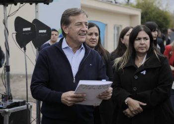 El Gobernador Rodolfo Suarez entregó viviendas en San Rafael
