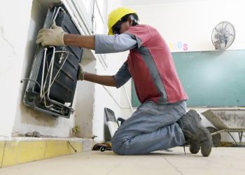 Las escuelas alistan sus equipos de calefacción de cara al invierno