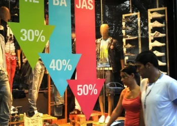 Las ventas minoristas acumulan 4 meses de caída y los comerciantes advierten problemas para reponer mercadería