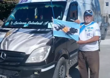 Es jubilado y recorre el país con la “Malvinera” para darles un abrazo a los exsoldados de Malvinas