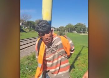 Rosario: Vecinos ataron a una columna a ladrón que robó mochilas a dos nenes (video)