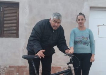 La Rioja: Kevin murió atropellado cuando andaba en bici y su mamá se la regaló a un nene para que pueda ir a la escuela