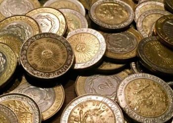 Venta de monedas por kilo: cómo hacen y cuánto ganan los que negocian con los metales del dinero argentino