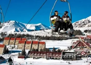 Por falta de nieve se demora la temporada en Las Leñas y Los Puquios