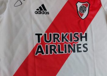 Bomberos voluntarios de Rama Caída sortearán una camiseta firmada por el ex River Rodrigo Mora