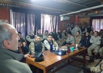 Defensa Civil capacita al personal de la Policía Rural para trabajar en conjunto ante un incendio