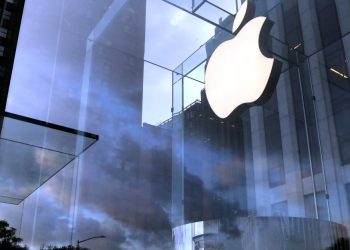 Cómo sería el próximo reloj inteligente con pantalla plegable diseñado por Apple