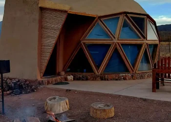 Construcción en tierra cruda y diseño paramétrico: así son los domos y casas que crecen en Mendoza