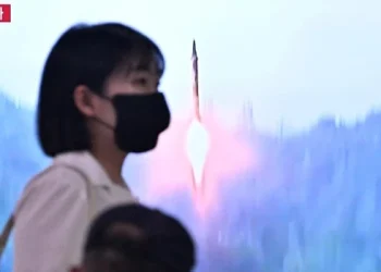 Corea del Norte disparó dos misiles que cayeron en la zona económica marítima de Japón