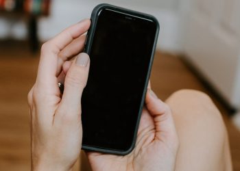 Hackeos: por qué apagar el celular 5 minutos al día es una medida clave de seguridad