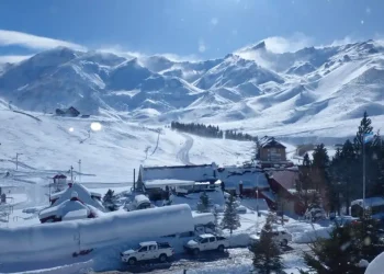 Alerta por nevadas en alta montaña y viento Zonda: el pronóstico para Mendoza