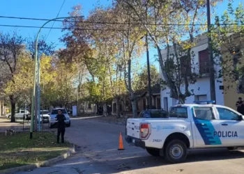 Otro brutal femicidio en Argentina: Mató de siete balazos a una compañera de trabajo y está prófugo