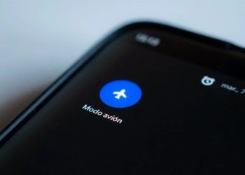 Modo avión: cómo funciona y para qué sirve activar esta función de los celulares