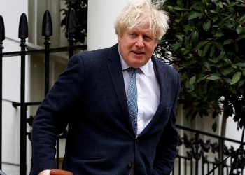 Reino Unido: El ex primer ministro Boris Johnson renunció a su banca en el Parlamento ante una sanción inminente