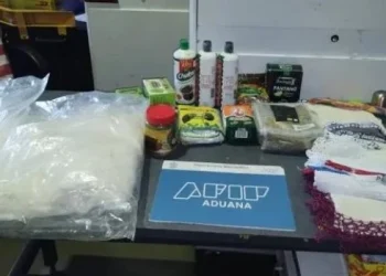 Secuestran cocaína líquida que iba a ser enviada en encomienda a Nueva Zelanda