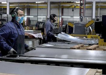 Más de 450.000 trabajadores no pudieron encontrar un empleo privado en blanco en la última década