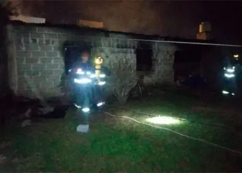 Otra tragedia en el país: Intentó calentar la mamadera y se incendió su casa, murió un bebé de 11 meses