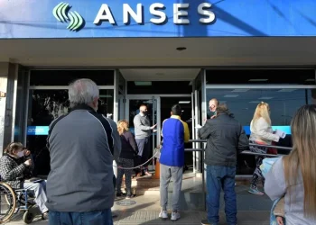 ANSES: ¿se puede trabajar en relación de dependencia y cobrar la jubilación a la vez?