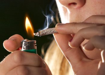 Especialista en adicciones: “Hay una intención práctica de que la marihuana suplante al cigarrillo”