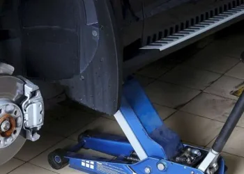 Tragedia en la provincia de Mendoza: Un hombre fue aplastado por su auto cuando lo reparaba, en Tupungato