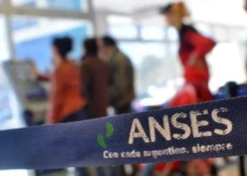 ANSES paga $20.000 a jóvenes de 16 y 17 años: quiénes pueden acceder al plan