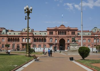 Cuánto sale ser candidato a Presidente: de boletas a viajes en aviones privados, todos los gastos de campaña