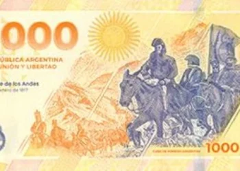 El Banco Central puso en circulación el nuevo billete de 1.000 pesos con la imagen de San Martín