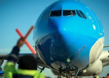 «Iba a seguir su tratamiento»: el nene que murió en el avión de Aerolíneas Argentinas luchaba contra la leucemia