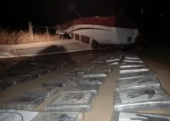 La Cocaína de La Mano: el misterioso sello que tiene el cargamento de la avioneta que cayó en Chaco
