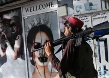 Los talibanes ordenaron cerrar los salones de belleza en Afganistán