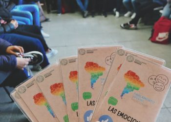Alumnos de Mendoza crean podcasts cortos sobre salud mental para subir a las redes y así ayudar a sus pares