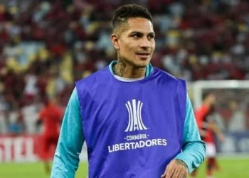 Paolo Guerrero rescindió su contrato con Racing