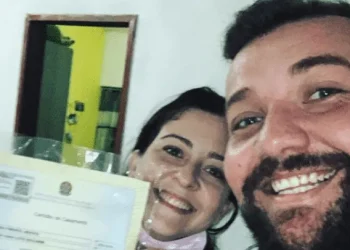 Vivieron casi una década casados y armaron un extraño festejo por el divorcio: «Todos a comer un pedazo de torta»