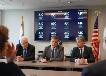 Funcionarios buscarán en Washington cerrar un nuevo acuerdo con el FMI