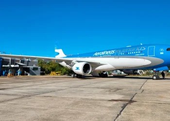 Mendoza suma una conexión con Tucumán a través de Aerolíneas Argentinas