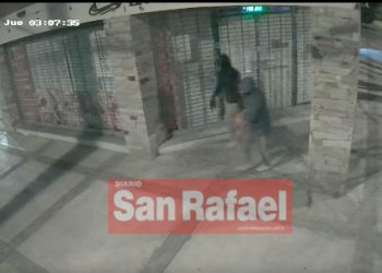 Video: así robaban un grupo electrógeno en calle Carlos W. Lencinas