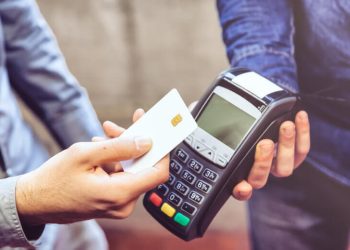 Por la inflación, crecen las compras con tarjeta de crédito y se priorizan los planes de 3 o 6 cuotas