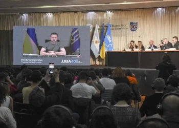 «Fue Rusia la que vino a nuestra tierra», dijo Zelenski en una charla con alumnos de la UBA