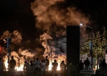 Arde Francia: más de 1.300 detenidos y disturbios en el día en que enterrarán al joven asesinado por un policía