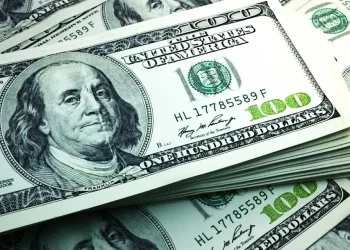 El dólar blue alcanzó un récord histórico: subió $2 y llegó a los $600, a cuatro días de las PASO