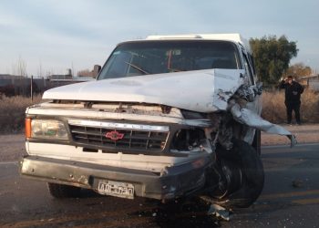 Avenida Alberdi: una camioneta chocó con un semi