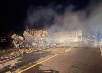 Choque frontal entre dos camiones en la provincia de Corrientes: murieron los conductores, uno de ellos adolescente