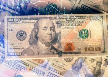 Dólar blue pegó otro salto, batió nuevos récords, aunque sobre el cierre moderó disparada